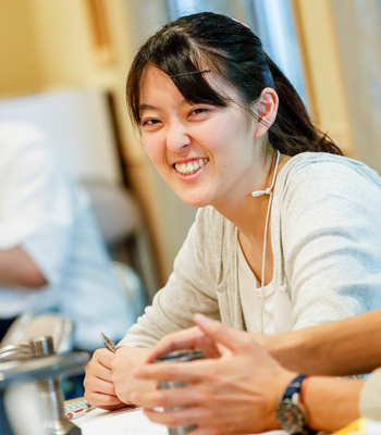 山下　真由