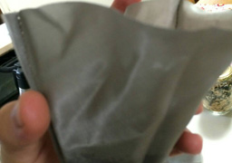 母親のミシンの技術に圧倒される。おかん、強い。