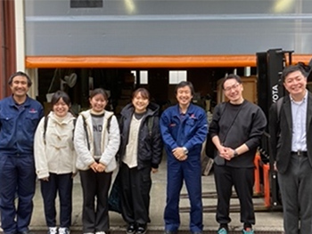 ニシト発條製作所のスタッフの方との記念撮影