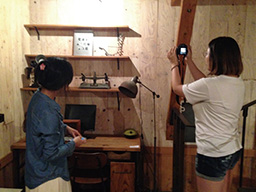 上手工作所様のショールームをお借りし、商品の写真撮影。